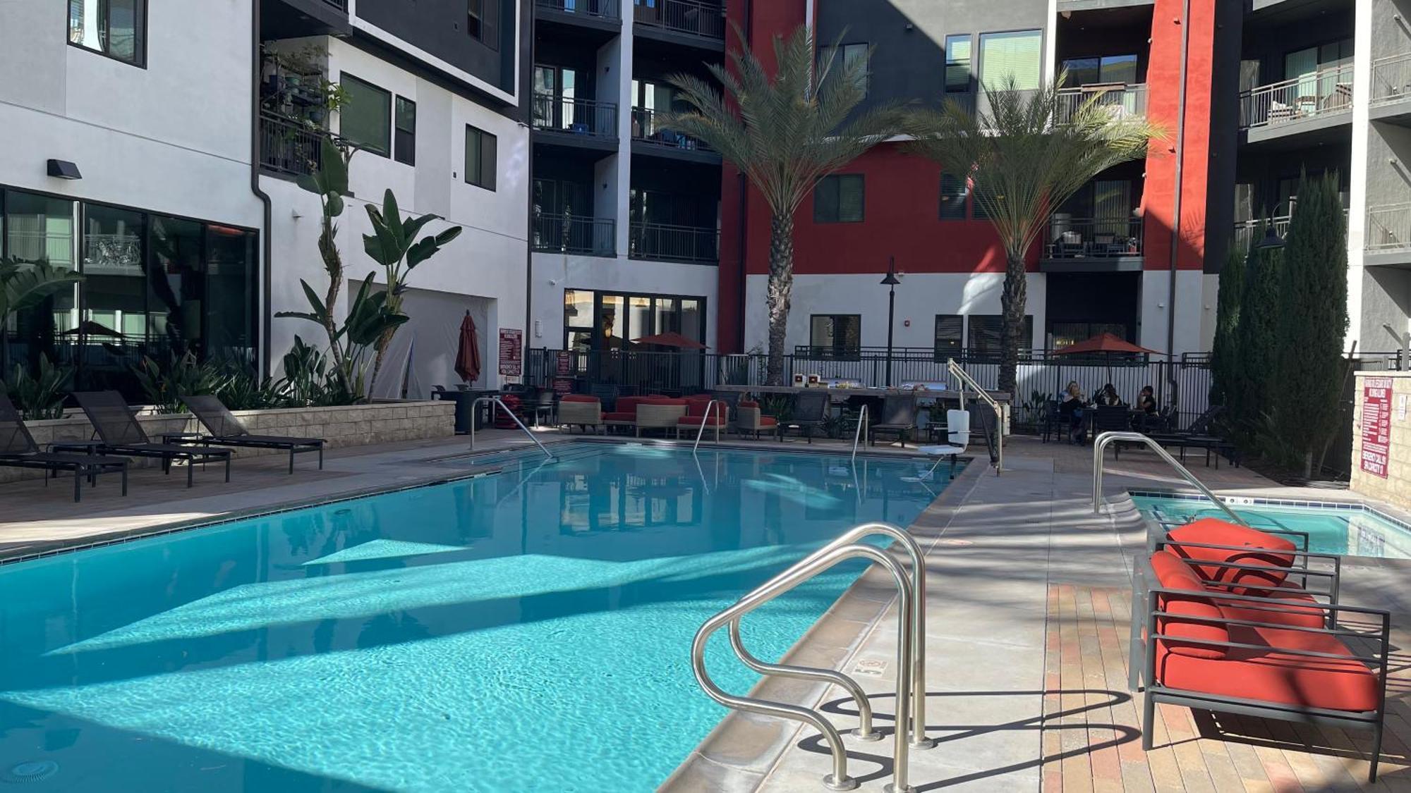 Lux 2 Bedroom In Woodland Hills ロサンゼルス エクステリア 写真