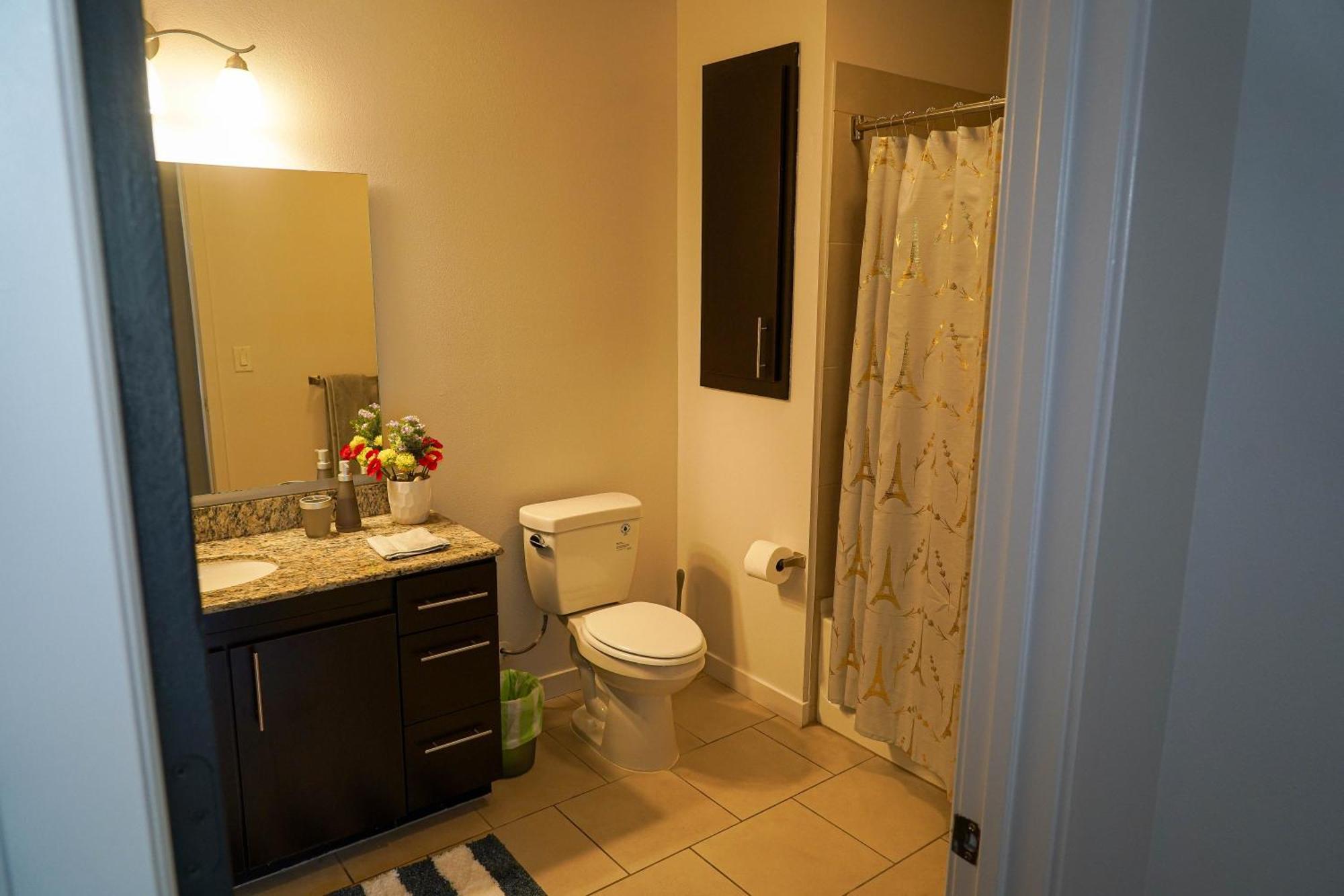 Lux 2 Bedroom In Woodland Hills ロサンゼルス エクステリア 写真