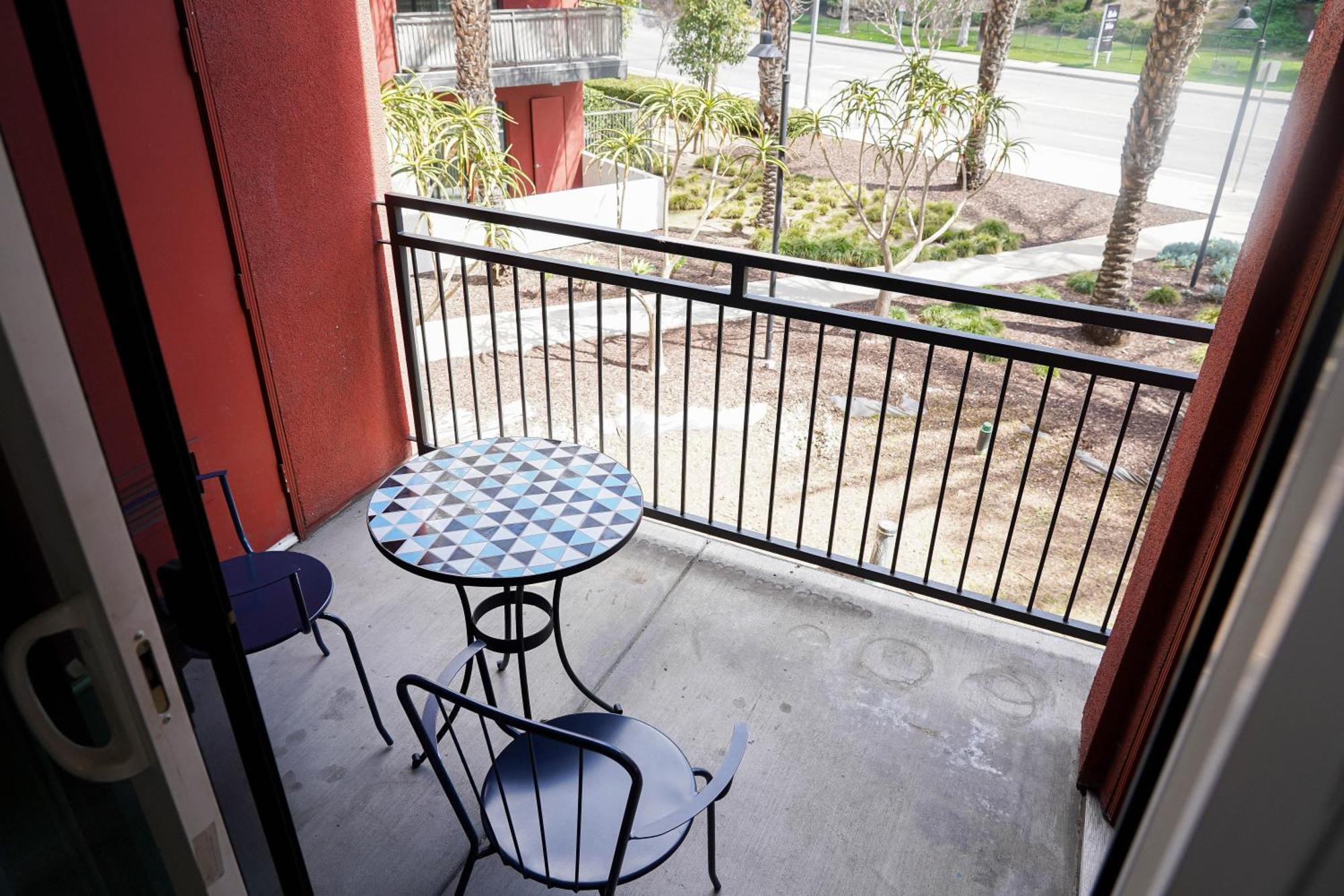 Lux 2 Bedroom In Woodland Hills ロサンゼルス エクステリア 写真